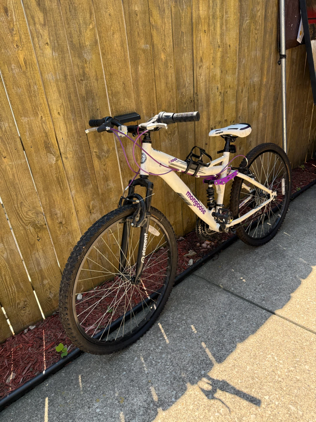 Mongoose Ledge Women's Mountain Bike - photo 2