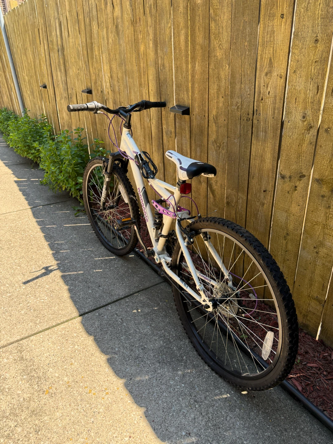 Mongoose Ledge Women's Mountain Bike - photo 3