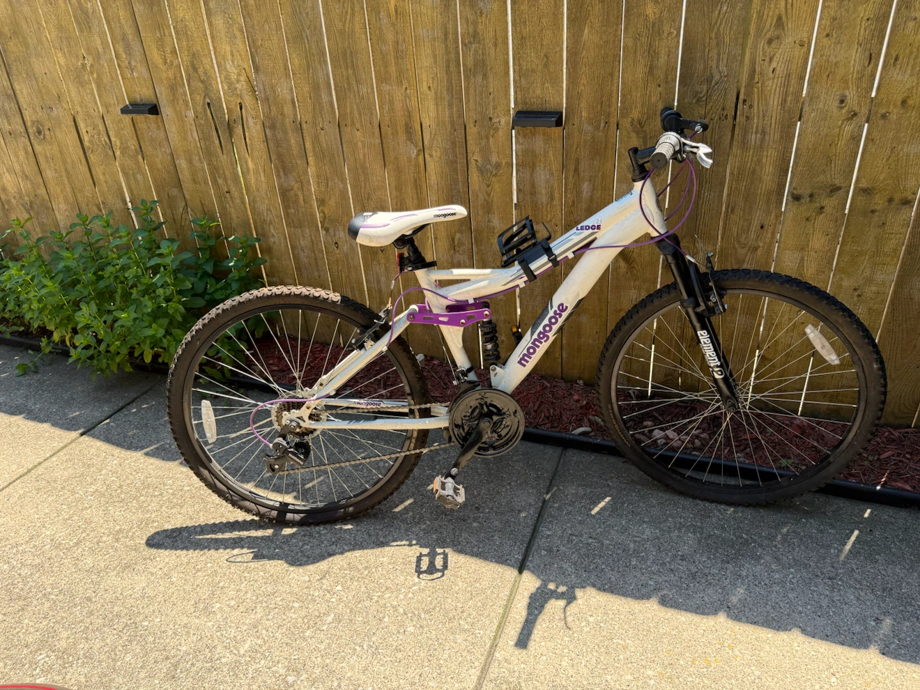 Mongoose Ledge Women's Mountain Bike - photo 5