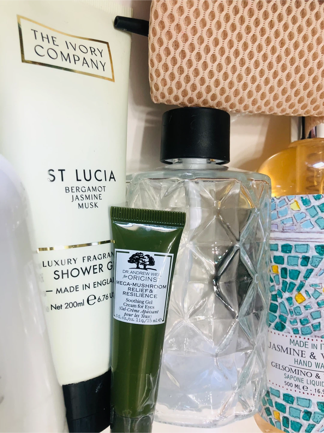 LOT: NEW Jasmine & Vanilla Hand Wash, Lotions, Shower Gel - photo 3