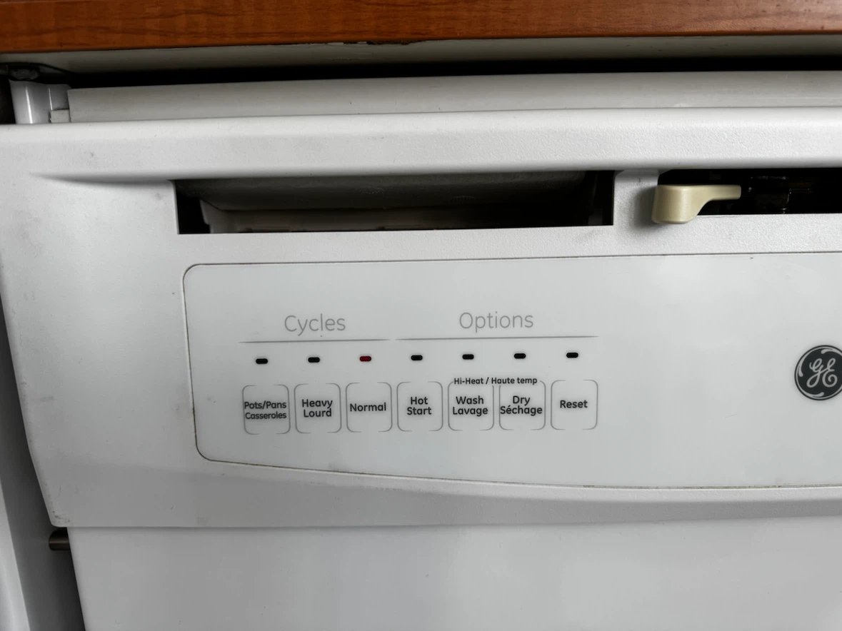 White GE Portable Dishwasher on Wheels - photo 3