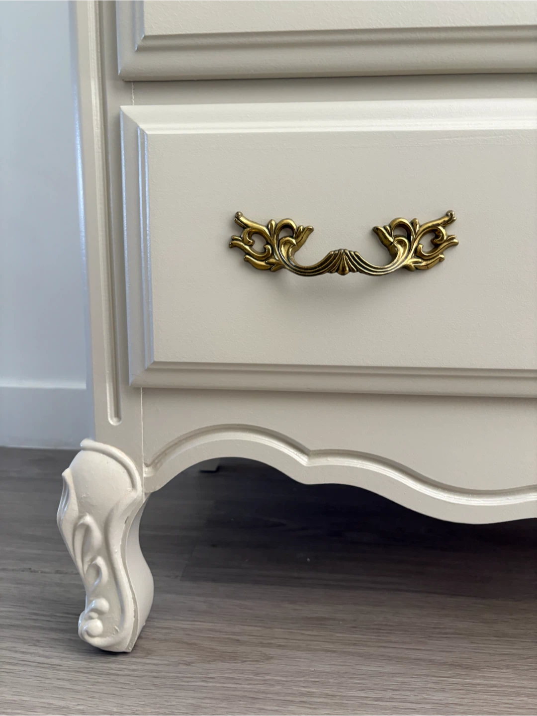 Dresser- $120 - photo 3