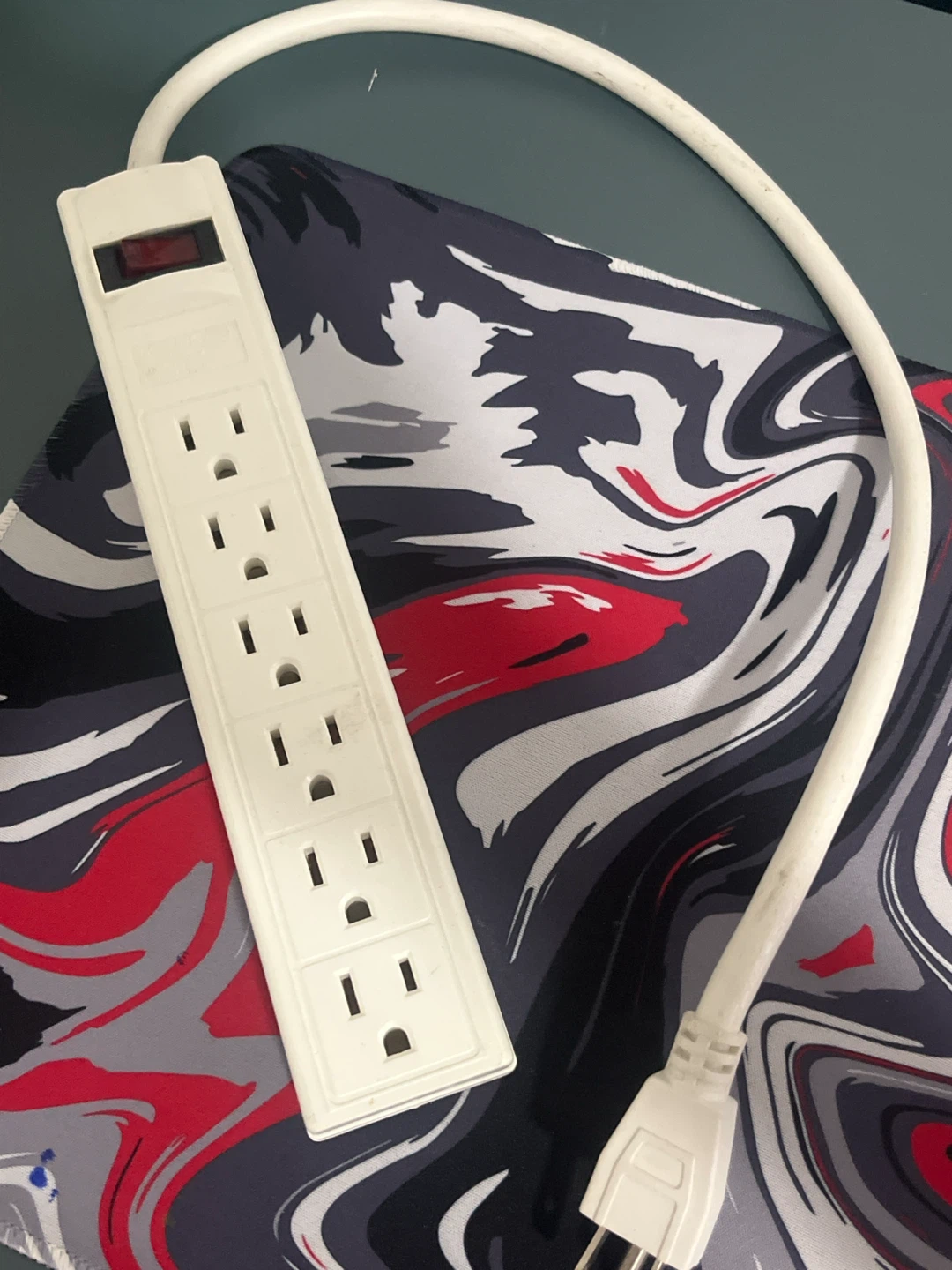 NEGOTIABLE!!!!   White 6-Outlet Power Strip with On/Off Switch