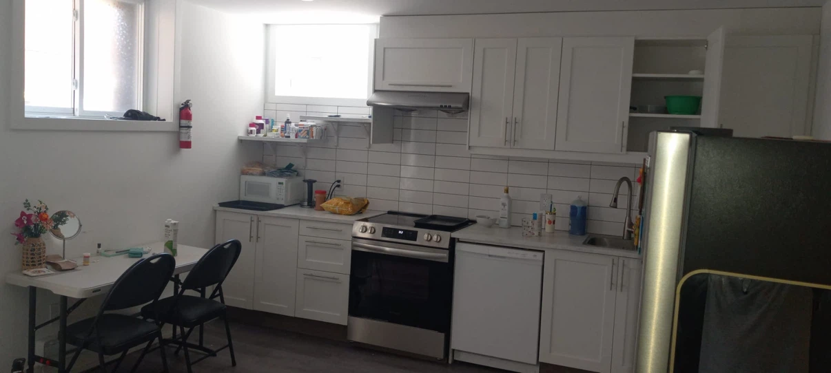 RENT - 1 Bedroom in 2 bedroom house (U of T Scarborough) - photo 3