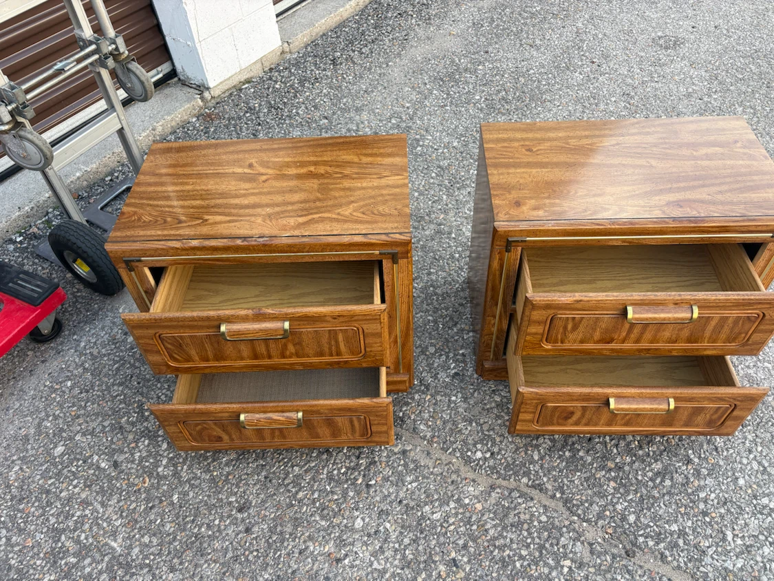 Free delivery used Set of 2 Wooden Nightstands - photo 3