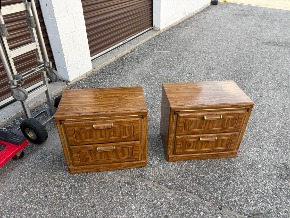 Free delivery used Set of 2 Wooden Nightstands - photo 5