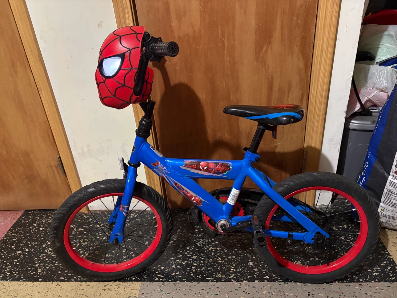 Kids Blue Spiderman Bike with Spider-Man Mask Handlebar Cover