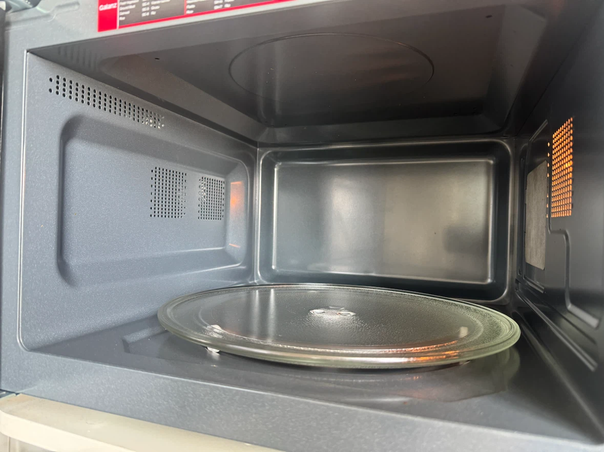 Move out sale- Microwave - photo 3