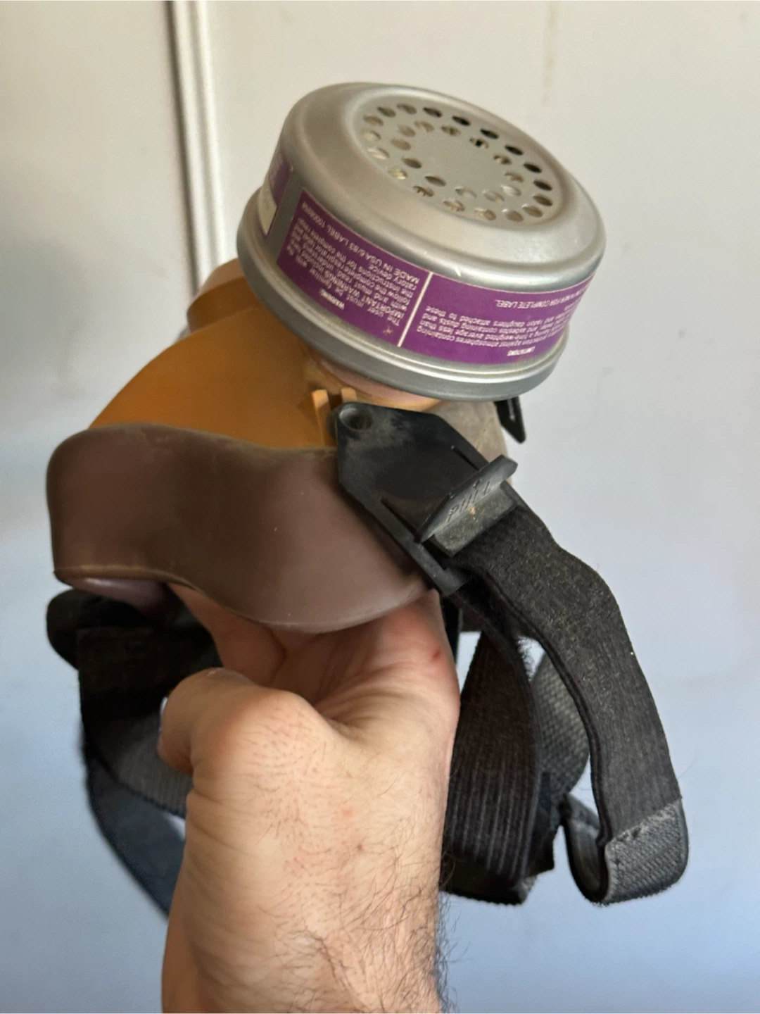 Vintage Scott Model 66 Half-Mask Respirator. - photo 3