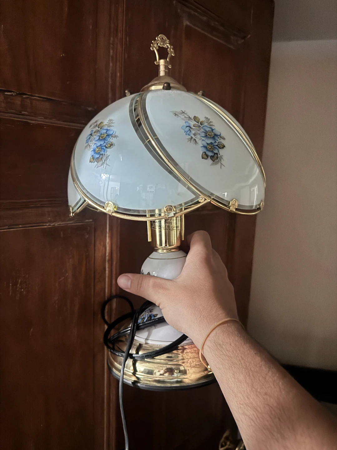Floral Accent Table Lamp with Brass Finish - photo 2
