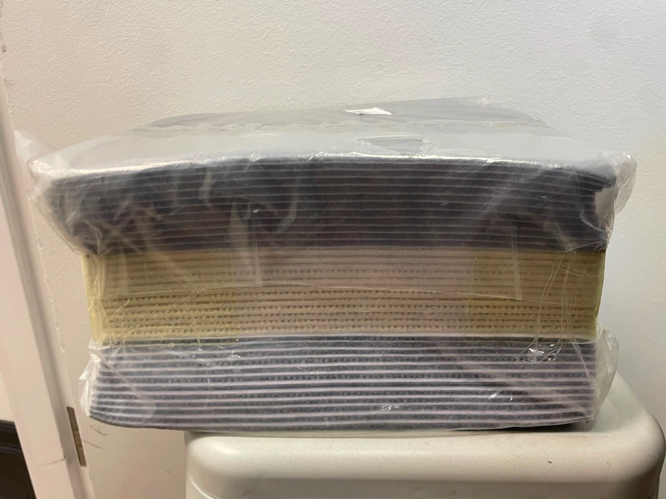 Pack of grey floor mats - photo 2