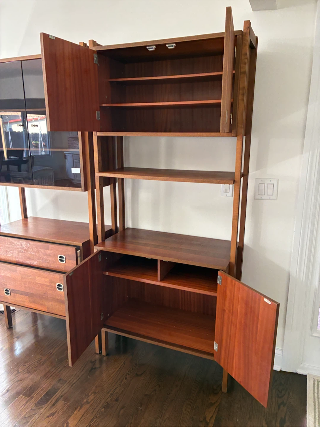 Mid-Century Free Standing Wall Unit by Ello - photo 2