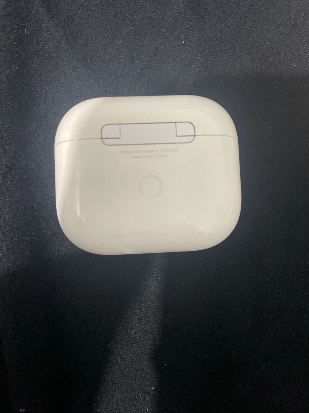 Apple AirPods Pro Charging Case - photo 2