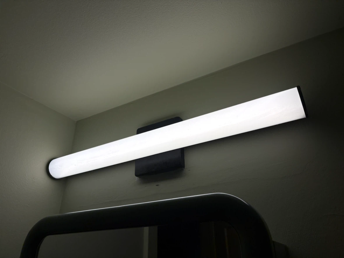 Bathroom light fixture