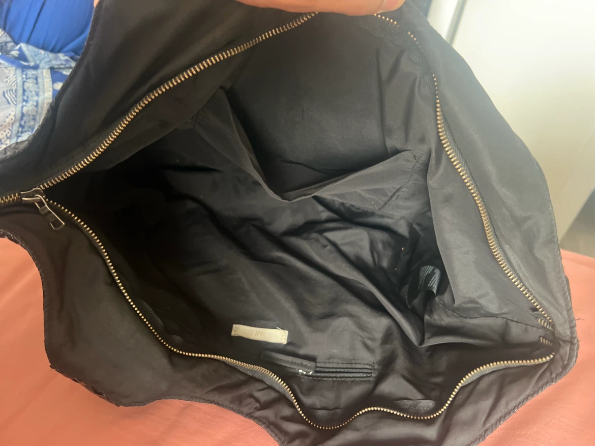 H&M Black Quilted Tote Bag - photo 2