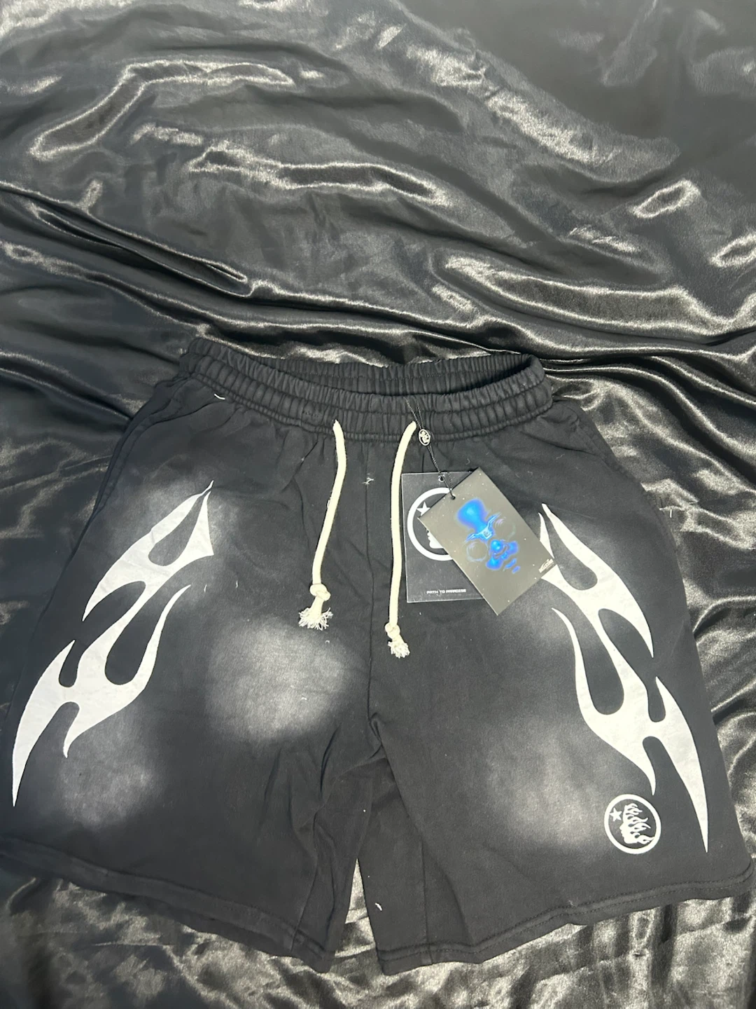 Hellstar shorts and shirt - photo 4