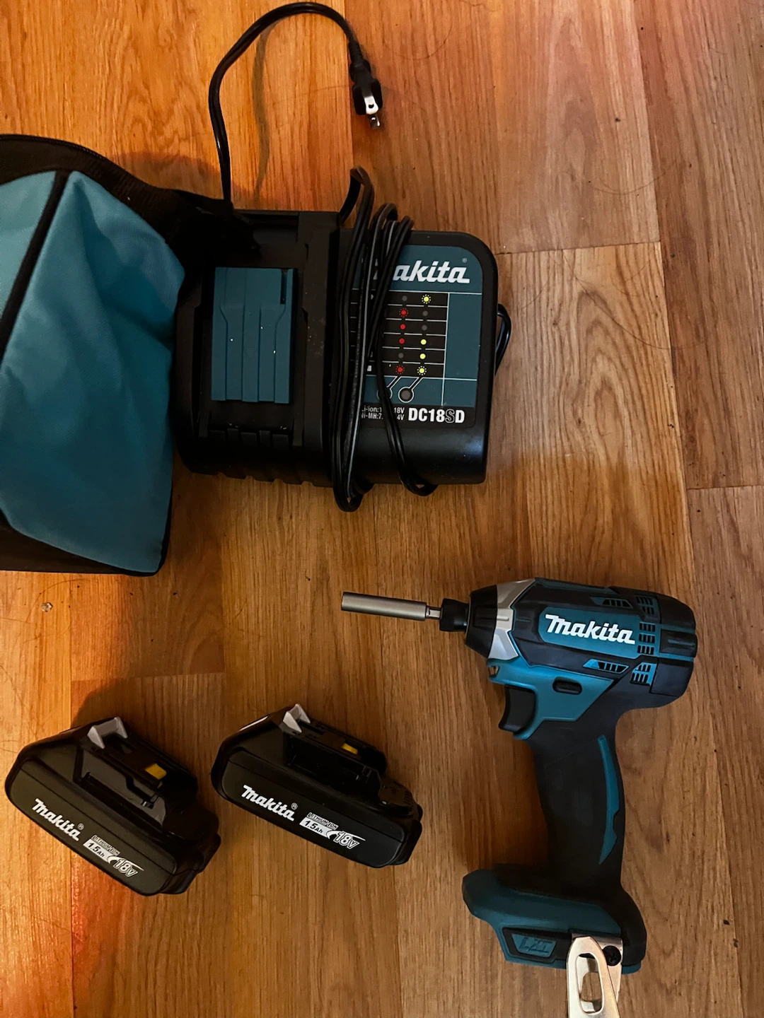 Makita 18V Impact Driver Kit with 2 Batteries and Charger