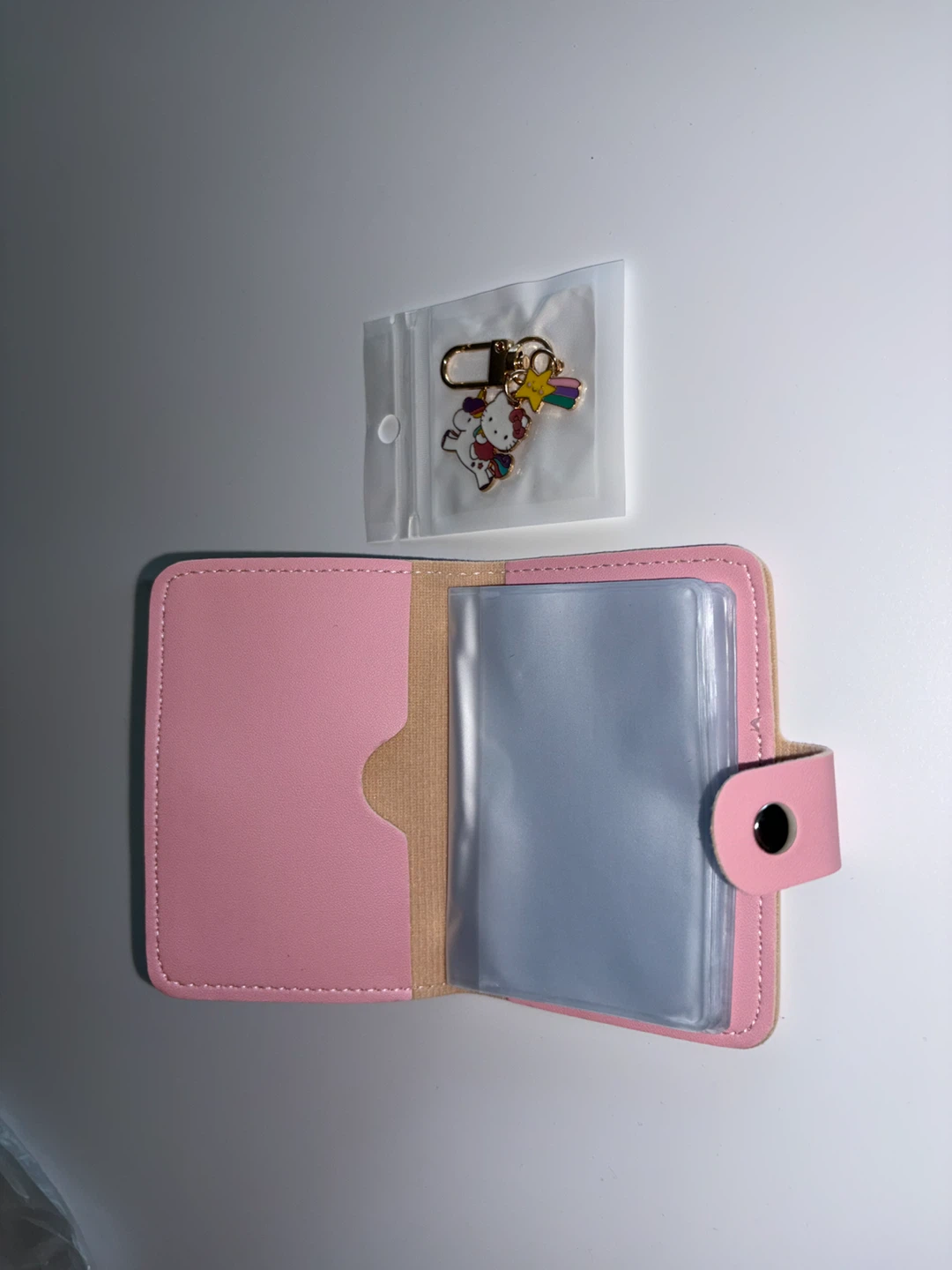 New Hello Kitty Credit Card Holder with 20 Card Slots & Keychain - photo 5