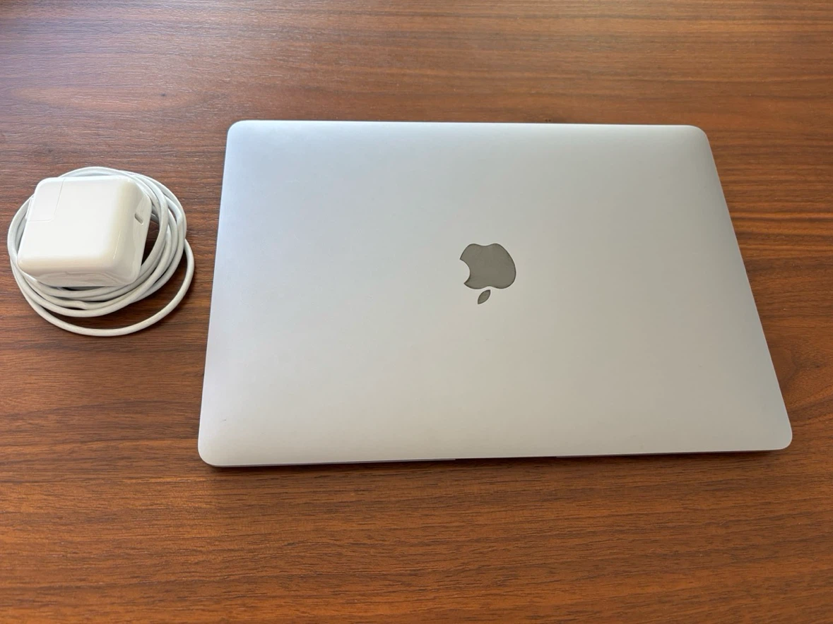 2020 M1 Apple MacBook Air Laptop