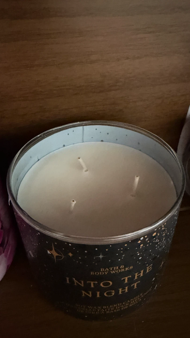 Bath & Body Works Into The Night 3-Wick Candle - photo 2