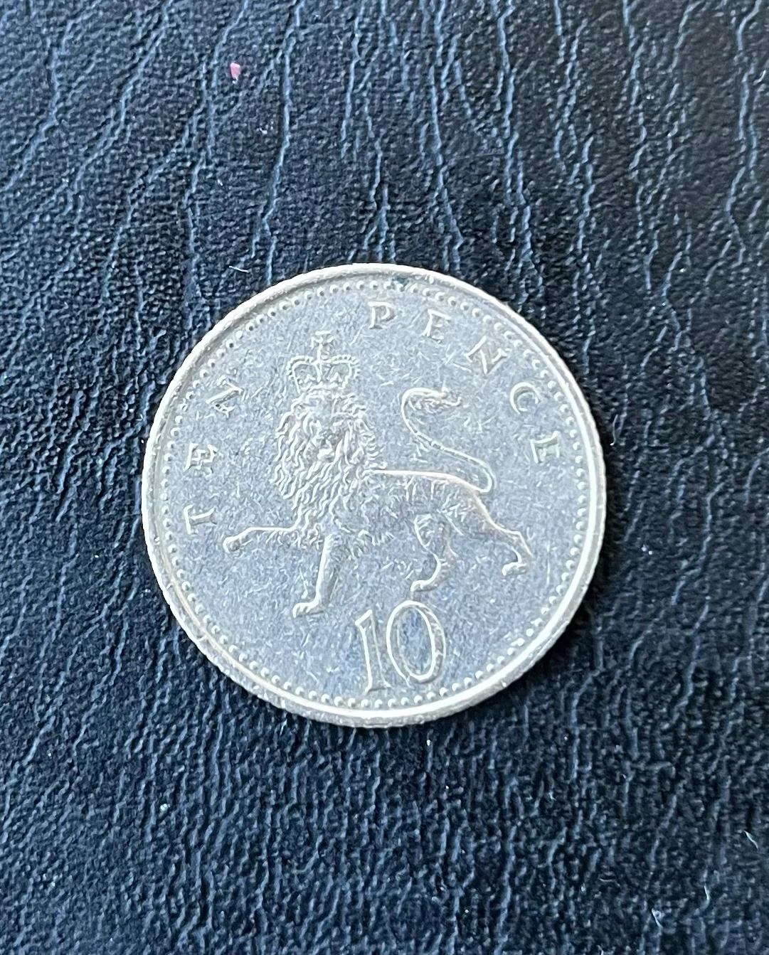 Uk lion 🦁 10 Pence Coin - 2002 - photo 2