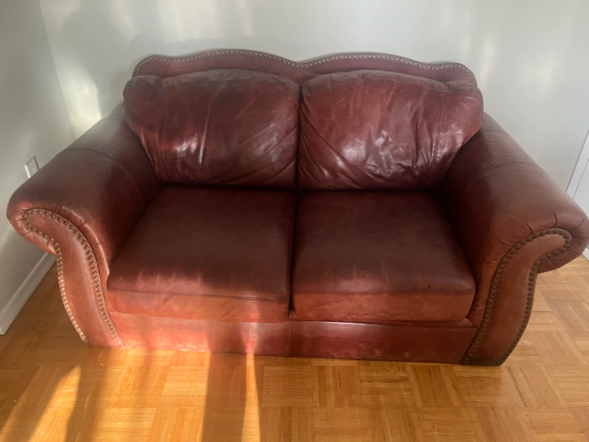 Classic Brown Leather Loveseat / 2-Seater Sofa