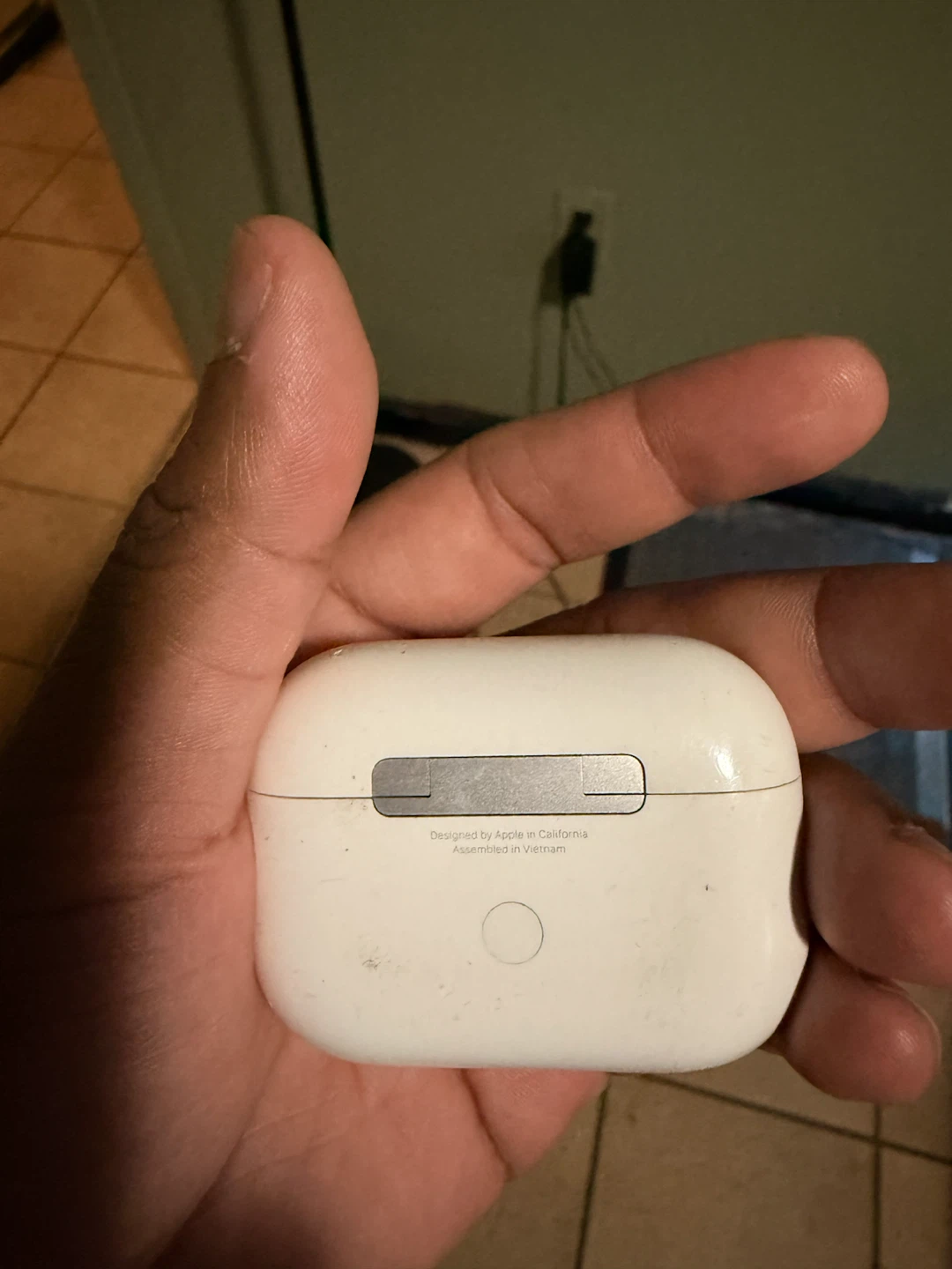 Apple AirPods Pro (2ndGen) Charging Case - photo 2