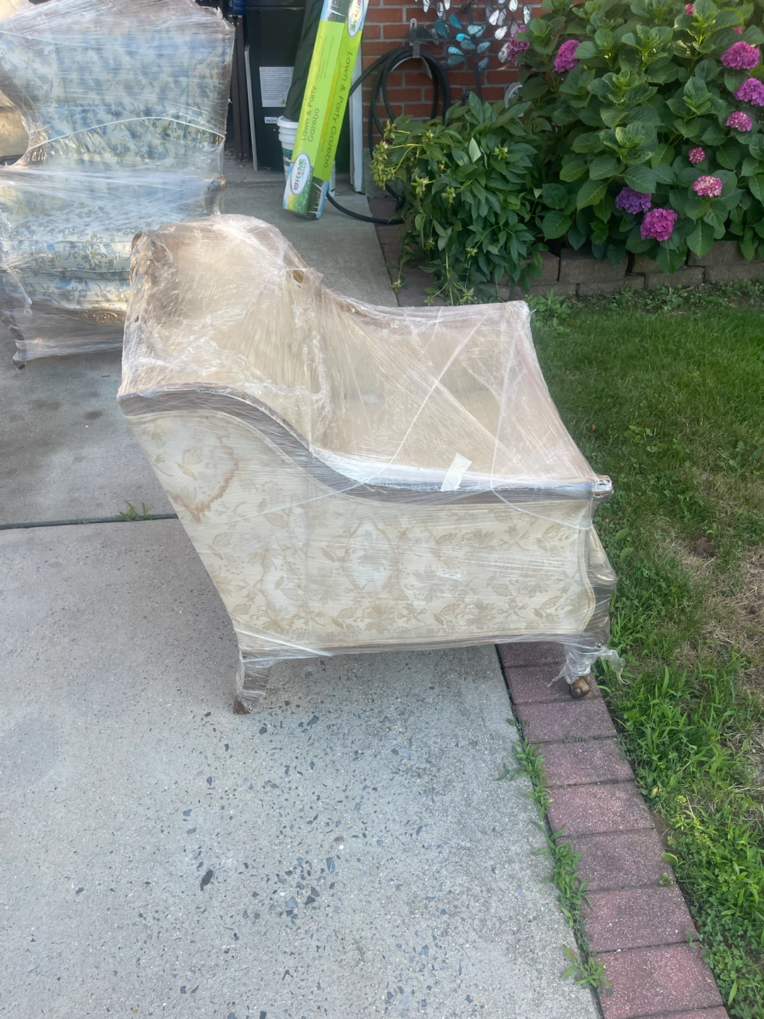 Vintage Armchair with Floral Upholstery - photo 2
