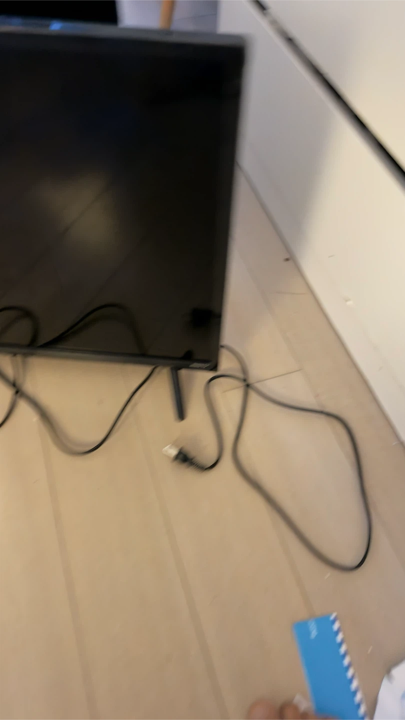 TCL Roku TV 42 and 32  -inch Black Roku - photo 3