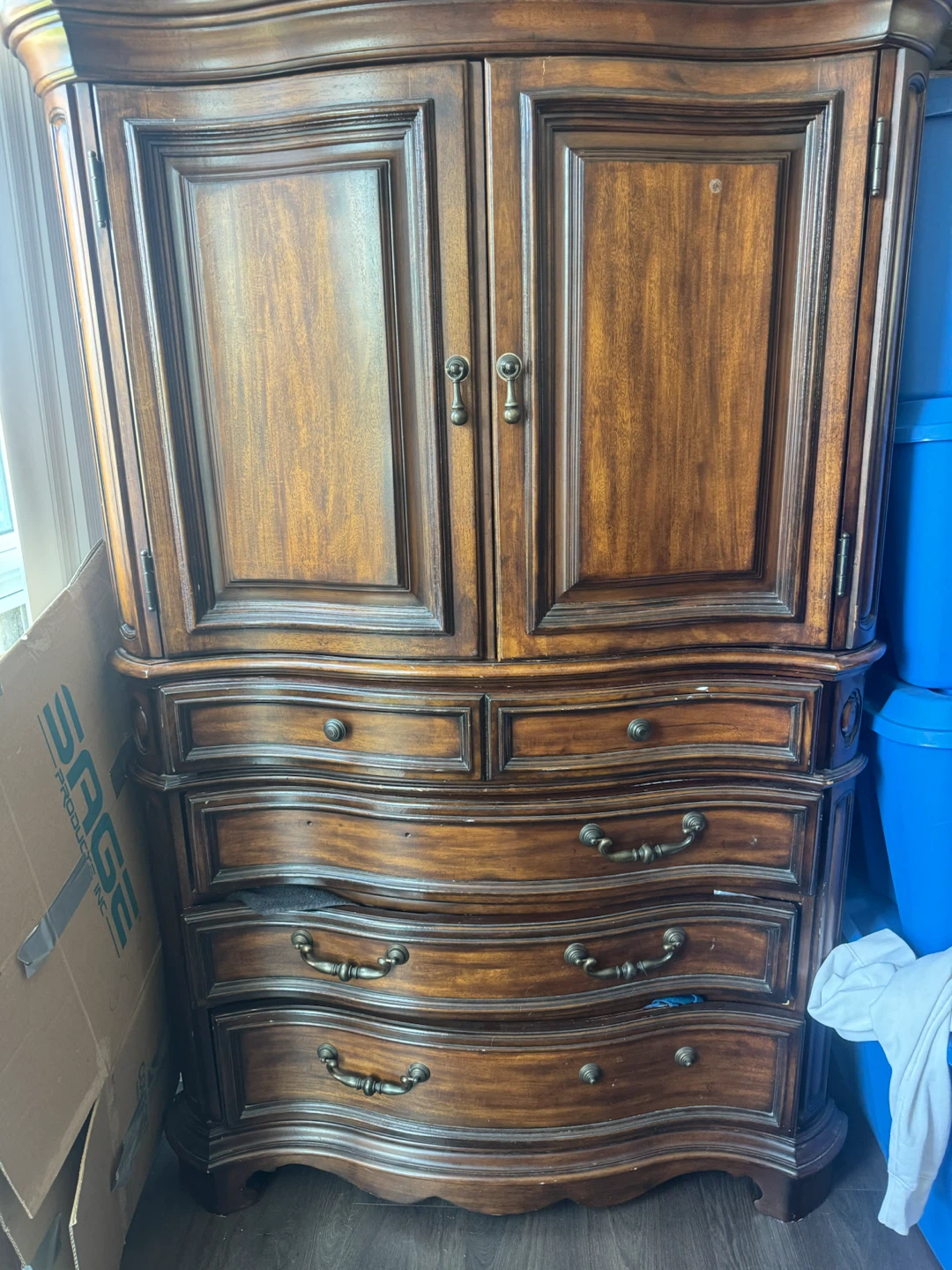 🆓 FREE Solid Wood Armoire / Entertainment Cabinet – Pickup Only!