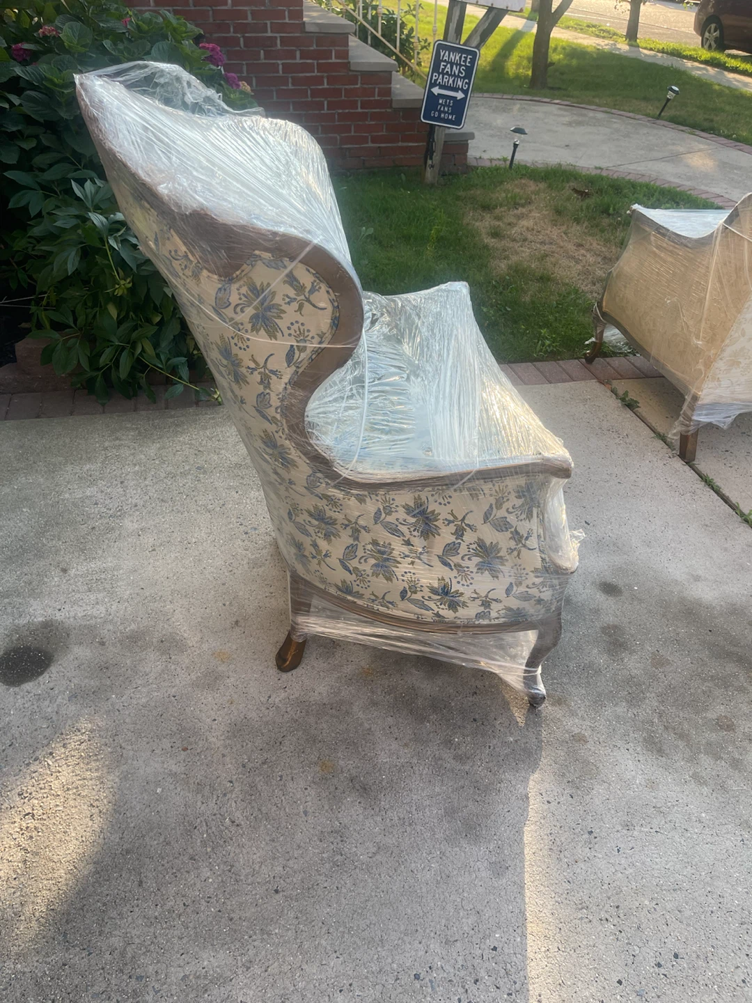 Vintage Floral Wingback Armchair - photo 3