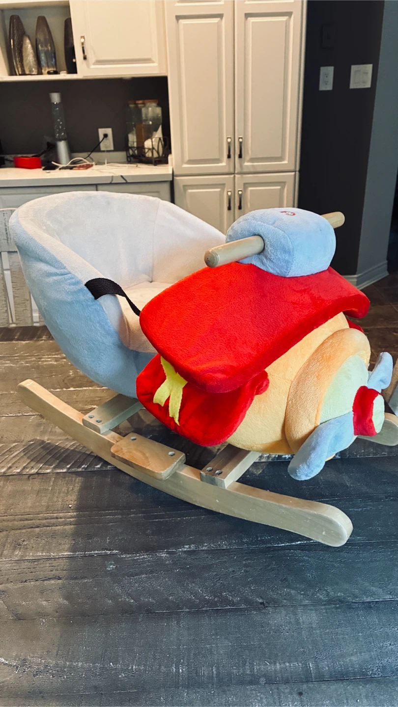 “Qaba” kids toy rocking airplane with lullabies