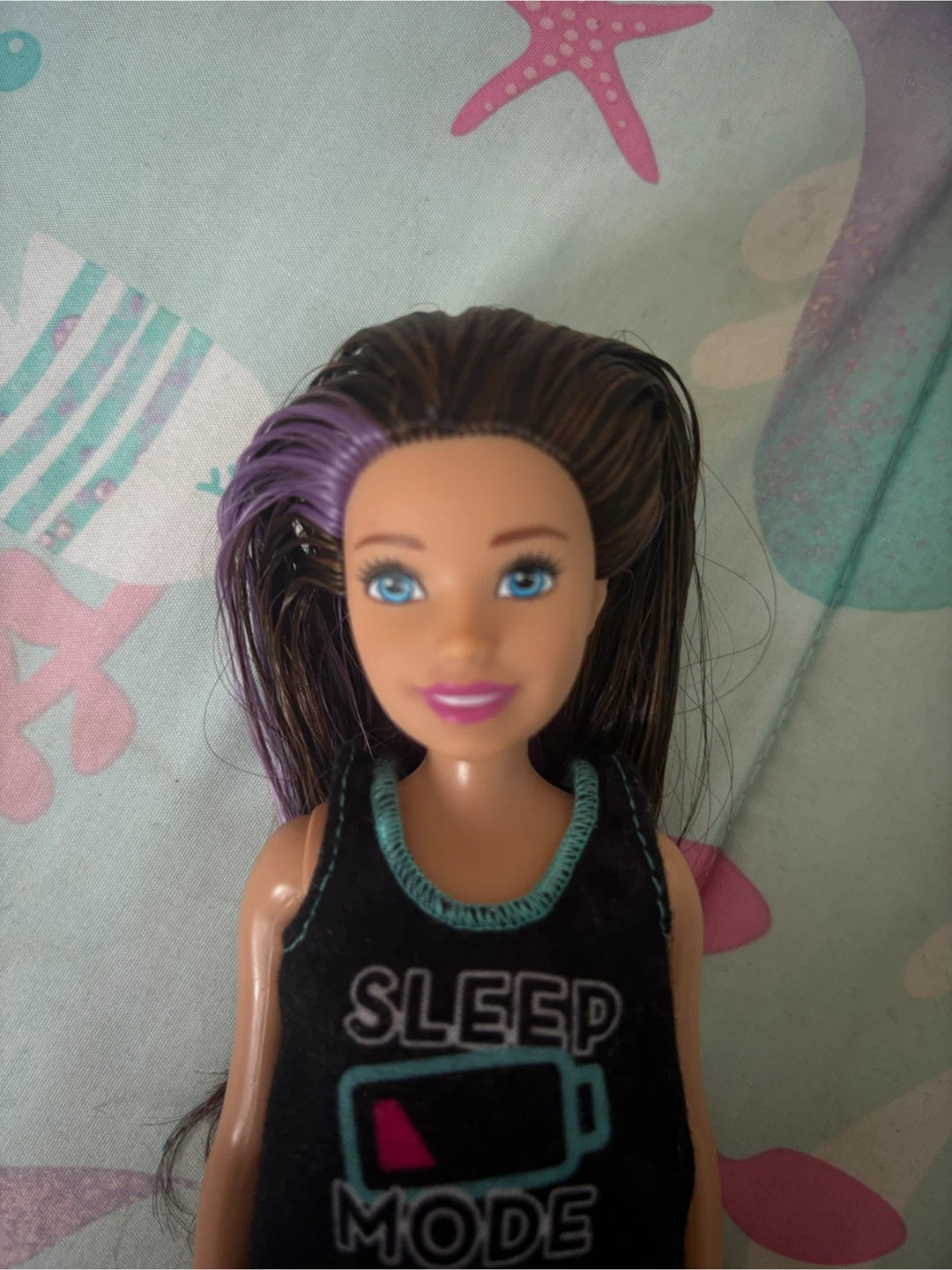 Little girl Barbie with a Barbie bed and a teenage girl Barbie - photo 4
