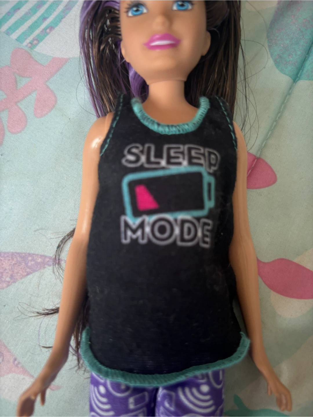 Little girl Barbie with a Barbie bed and a teenage girl Barbie - photo 5