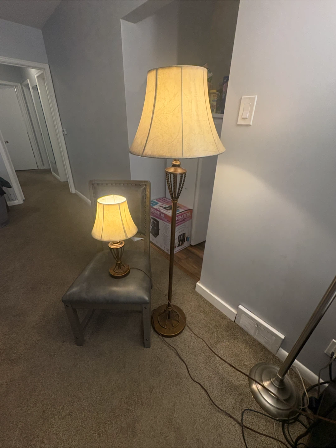 Free delivery used Vintage Brass Table Lamp and Floor Lamp Set - photo 4