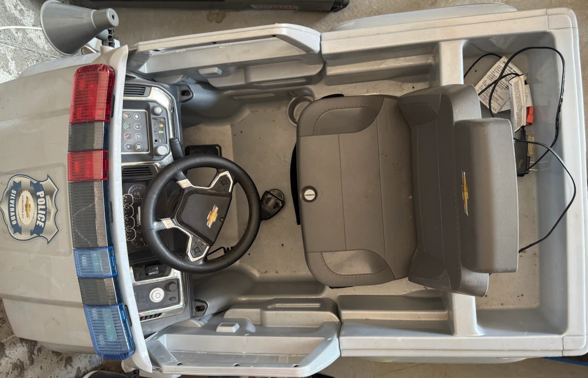 Chevrolet Silverado Police Ride-On Toy Truck - photo 2