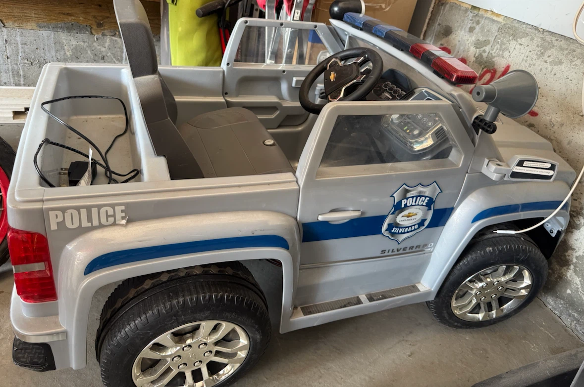 Chevrolet Silverado Police Ride-On Toy Truck - photo 3