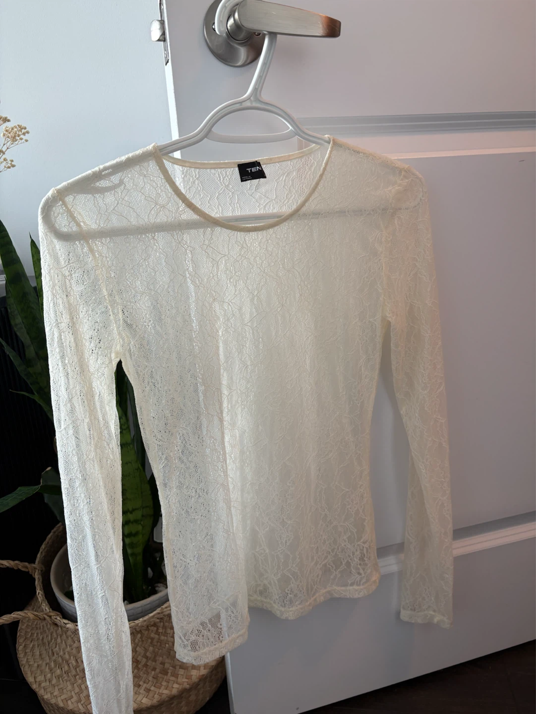 TEN Lace Long Sleeve Top