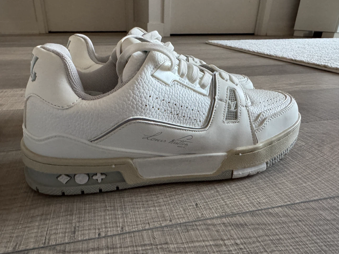 Louis Vuitton White Leather Sneakers - photo 2