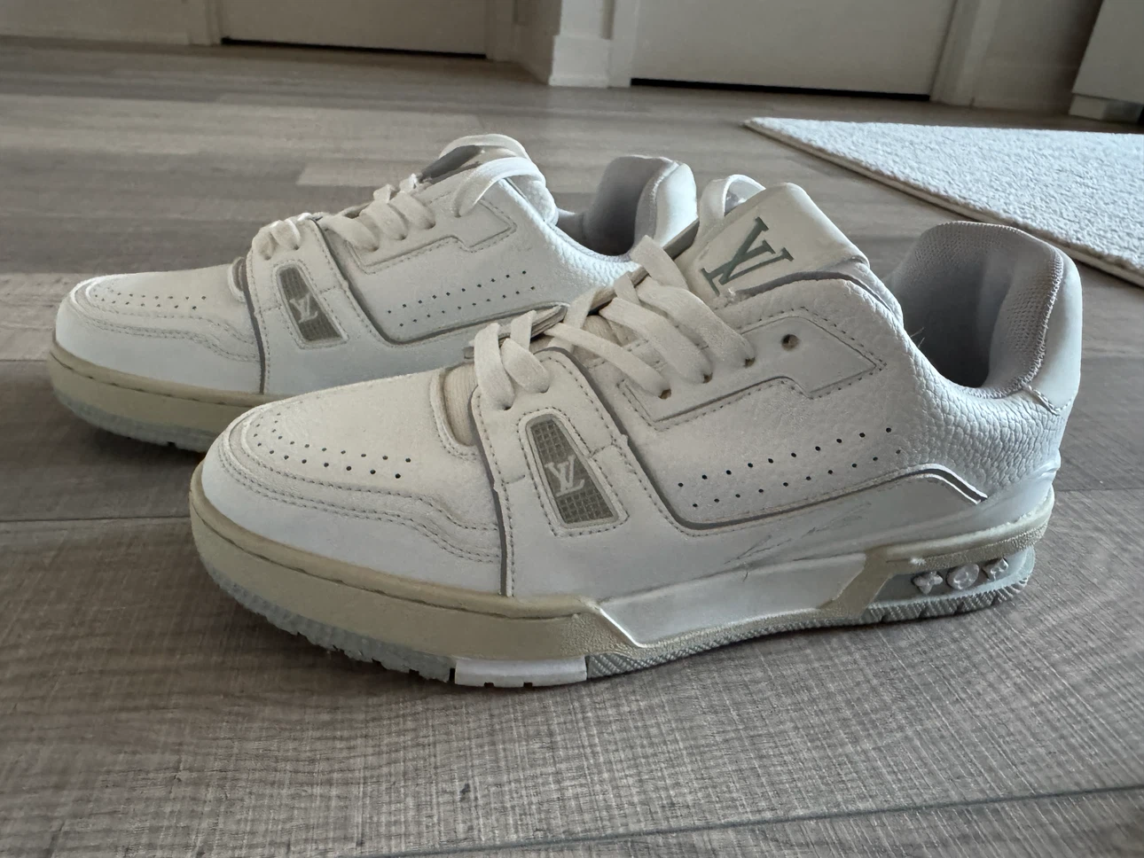 Louis Vuitton White Leather Sneakers - photo 3
