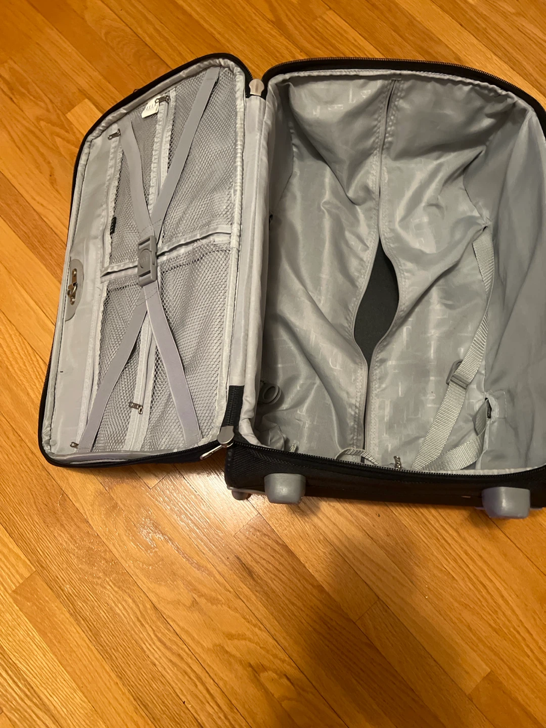 ELLE PARIS Black Carry-On Suitcase - photo 2
