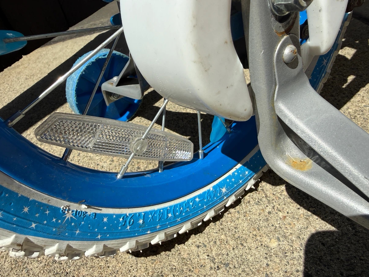 14 inch Blue Princess Bicycle with Training Wheels - photo 3
