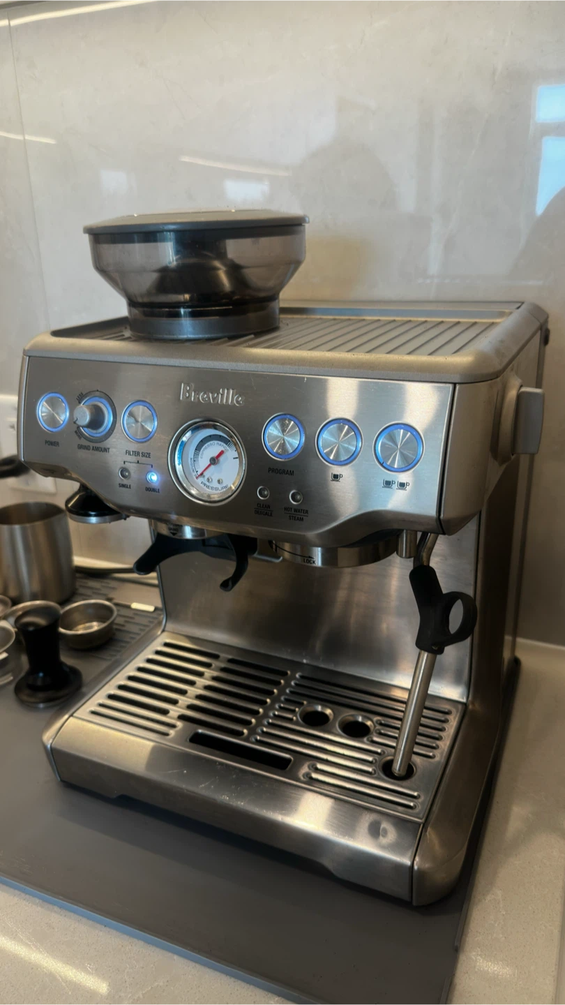 Breville Barista Express BES870XL Espresso Machine + Accessories