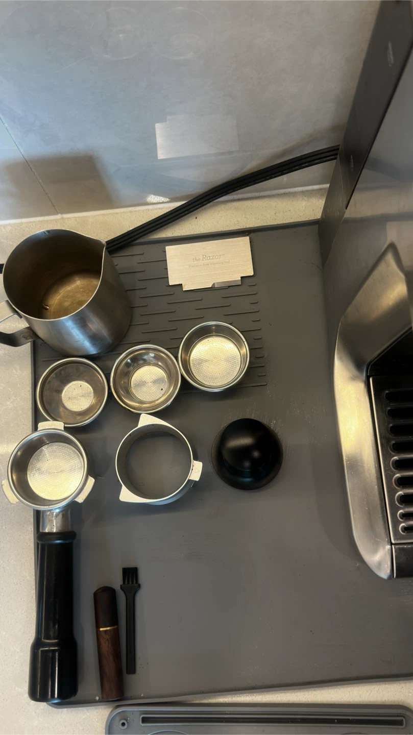 Breville Barista Express BES870XL Espresso Machine + Accessories - photo 2