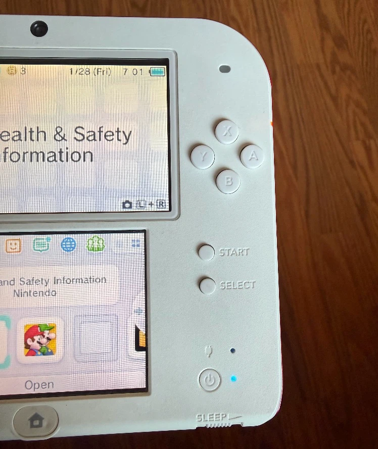 Nintendo 2DS White/Red Handheld Console - photo 5