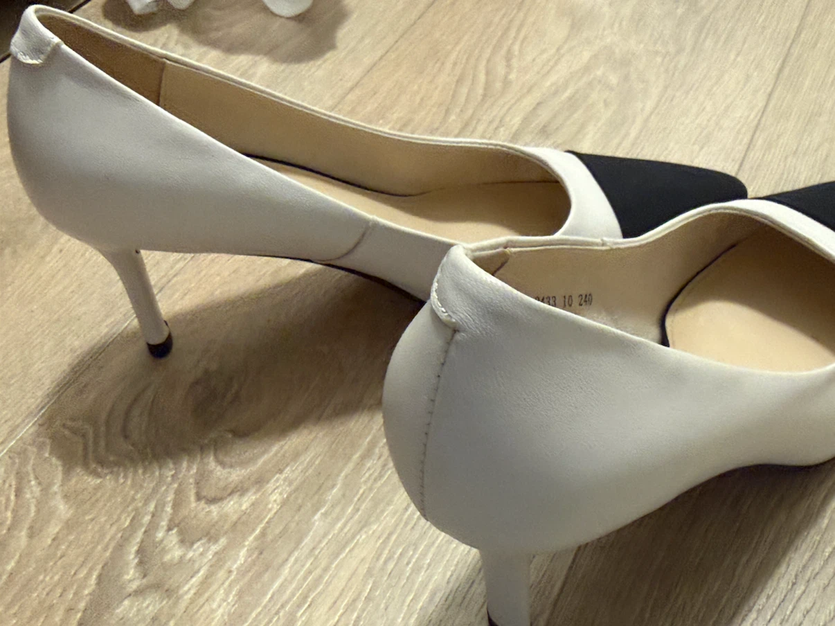 Momomi Women's White and Black Cap Toe Heels - photo 4