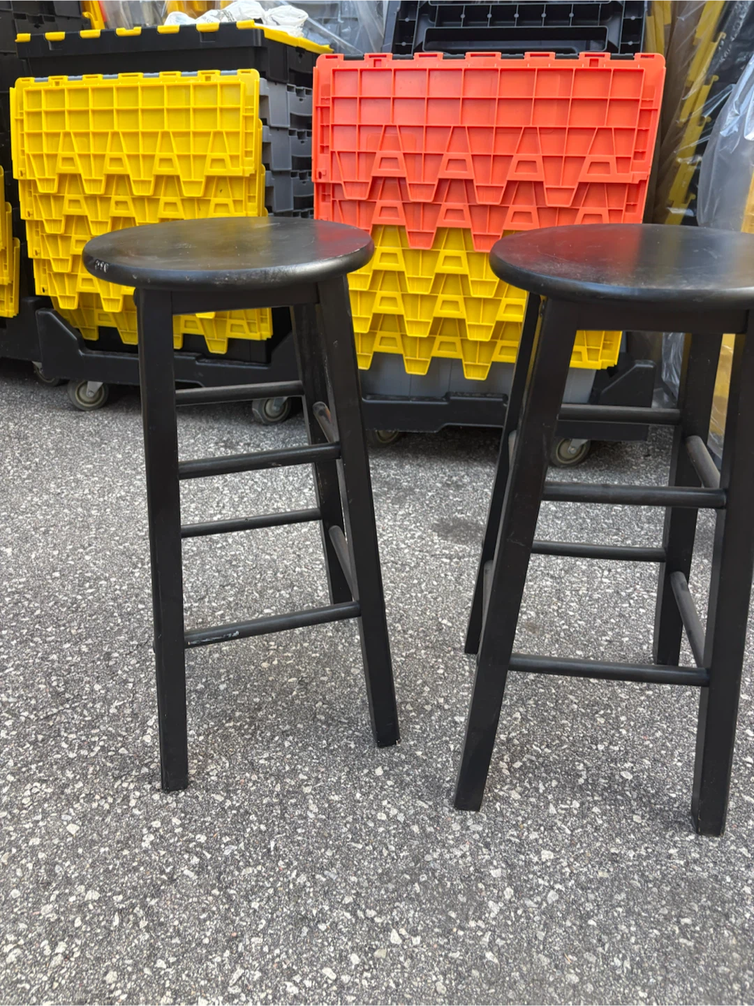 Free delivery used Set of 2 Black Bar Stools - photo 3