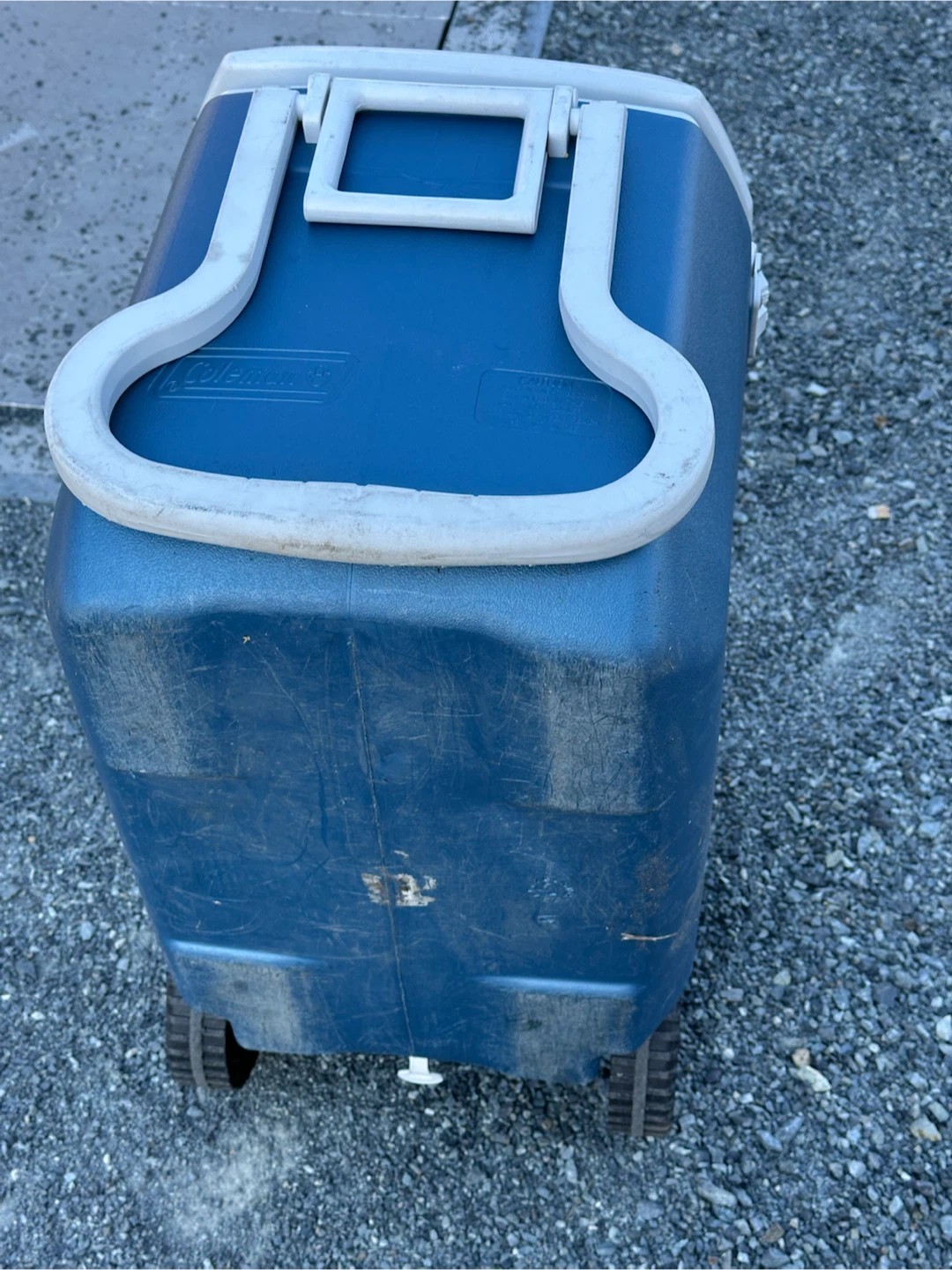 Coleman Xtreme Wheeled Cooler - photo 3