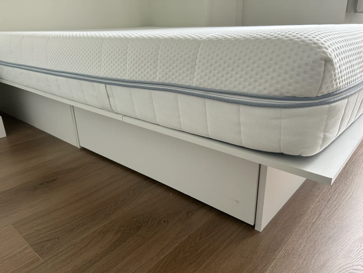 Great Condition IKEA ÅBROTTEN Medium Firm Queen Foam Mattress - photo 4