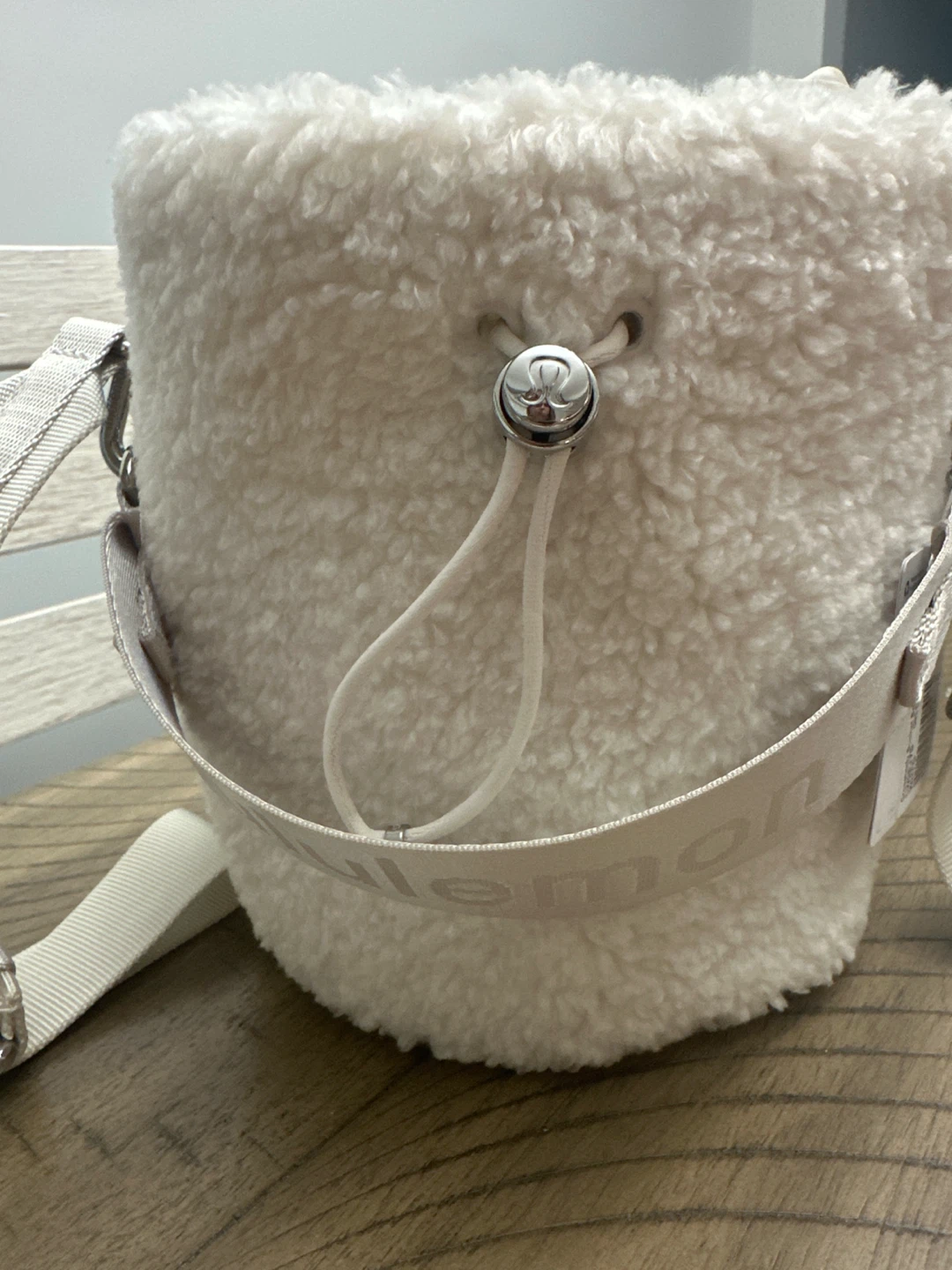 New Lululemon Fleece Crossbody Bucket Bag - photo 2
